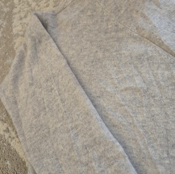 Cashmere Club Monaco Light Grey V Neck Sweater - Picture 3 of 6